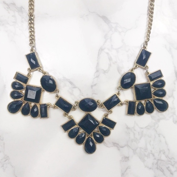 Jewelry - Black & Gold Chunky Statement Necklace